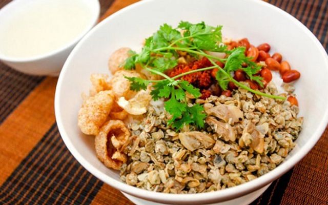 Quán Huế - Cơm - Bún & Mì Hến - Nguyễn Viết Xuân