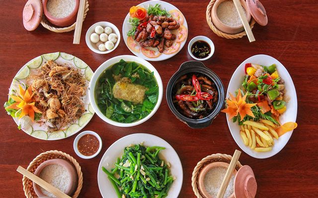 Gà ta hấp hành