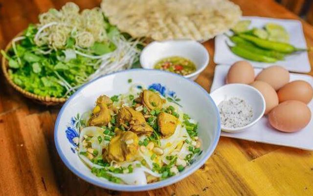 Mỳ Quảng Gà Ta
