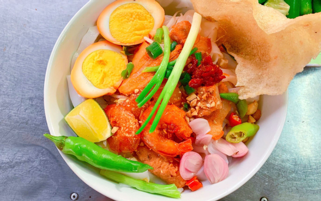 Mì quảng thập cẩm