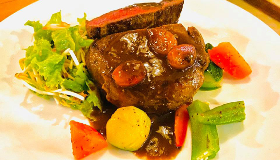 Mai Boutique Restaurant & Bar