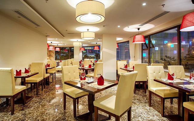 La Tiato Restaurant - Sofia Suite Hotel