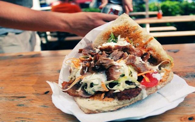 Hamburger gà rán