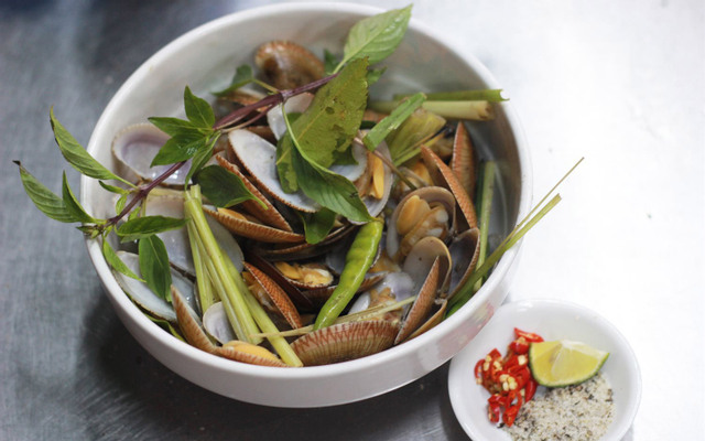 Canh chua nghêu