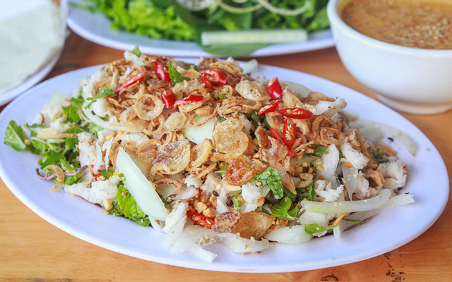 Gỏi bò bóp chua