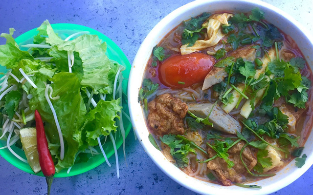 Bún riêu chả
