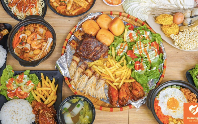 Cơm gà sốt cay