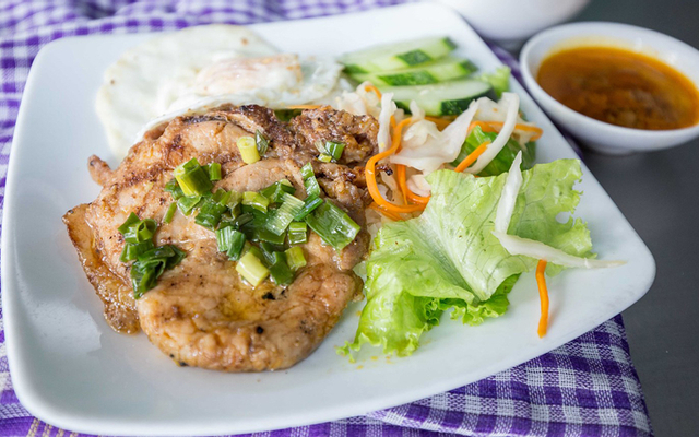 Cơm sườn cốt lết
