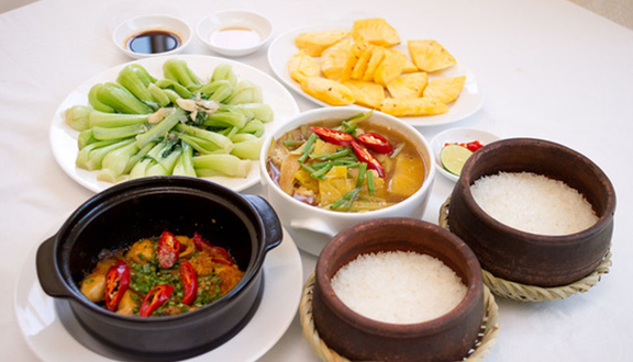 Cơm Niêu Việt Yến Vy