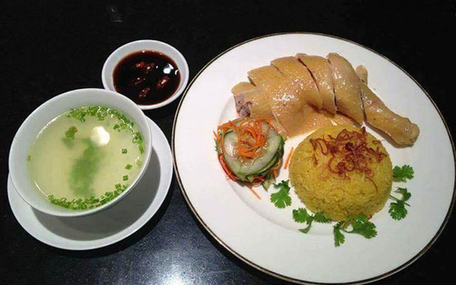 Cơm đùi gà luộc