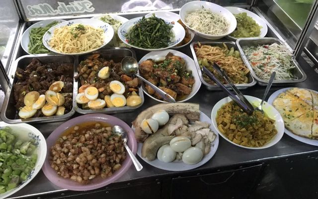 Cơm gà kho sả