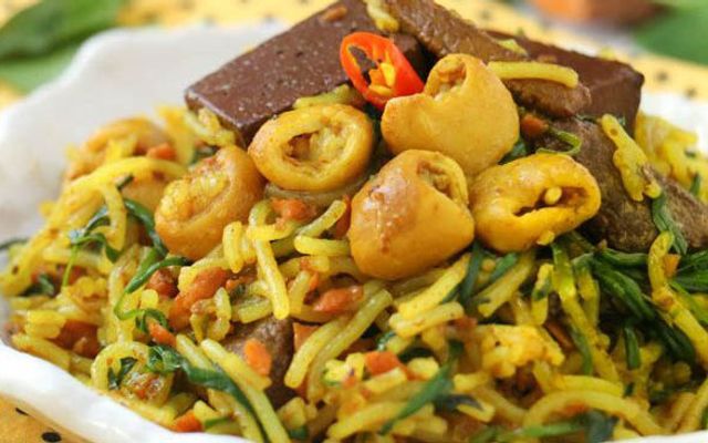 Cô Thụy - Cơm Tấm & Bún Lòng Xào Nghệ