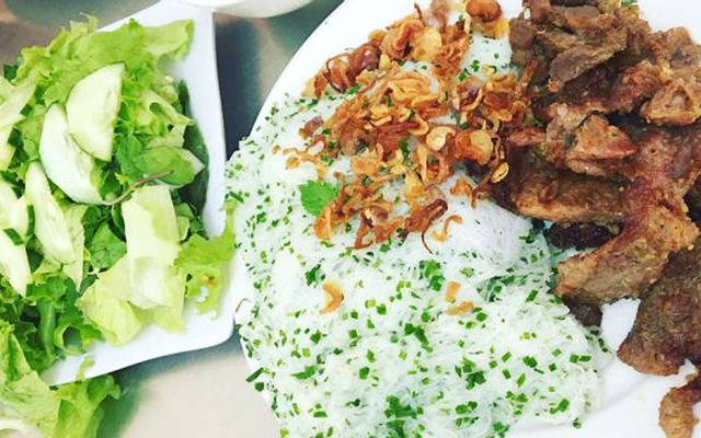 Cô Lành - Bánh Cuốn & Bánh Hỏi Thịt Nướng
