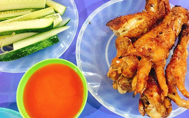 Chân Gà Nướng Hai Còi - Nguyễn Văn Thoại