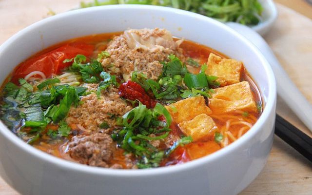 Bún riêu cua bò