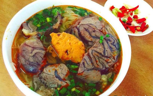 Bún gân + chả cua