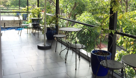 Corner - Cafe Sân Vườn