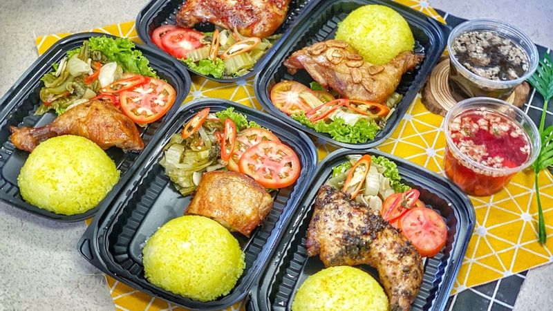 Bento Delichi - Cơm Gà Xối Mắm Tỏi & Xối Mỡ - Hải Châu