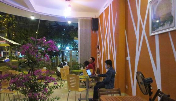 Bentley Cafe