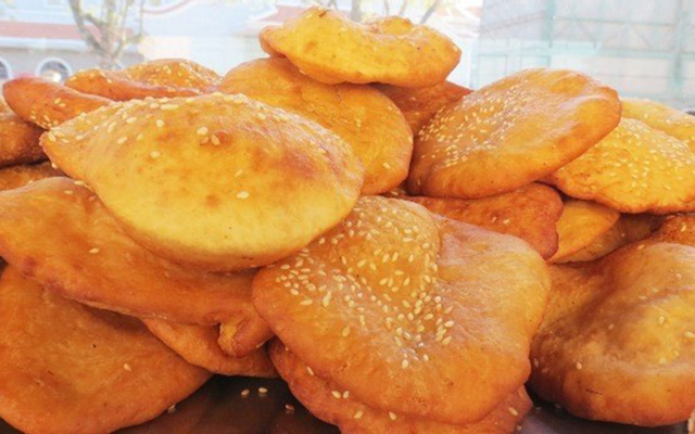 Bánh Tiêu Kẹp Xôi Ông Mẫn