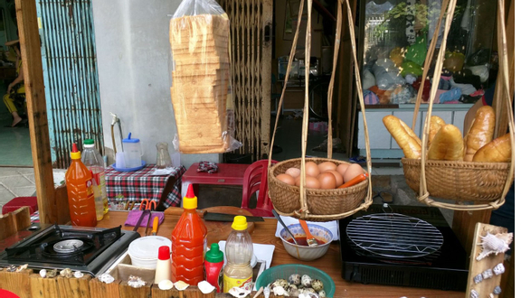 Bánh Mì Chấm Xì Trum