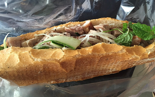 Bánh Mì Heo Quay Chị Lành