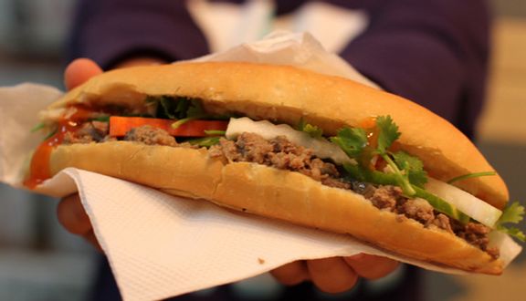 Bánh Mì Chờ - Hoàng Kế Viêm