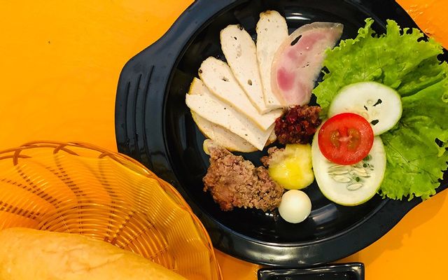 Trứng Gà Non Cháy TỎi