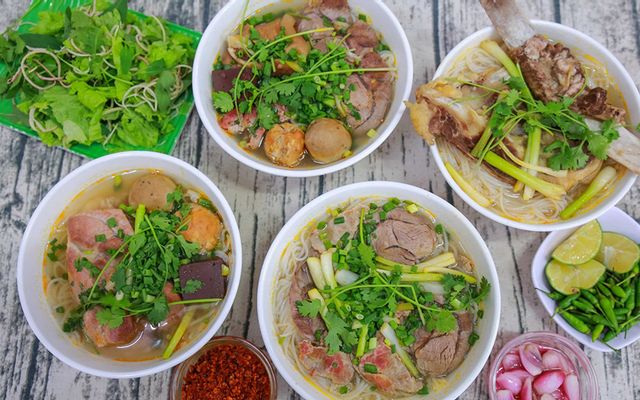 Bà Thủy - Bún Bò Huế & Cơm Chiên
