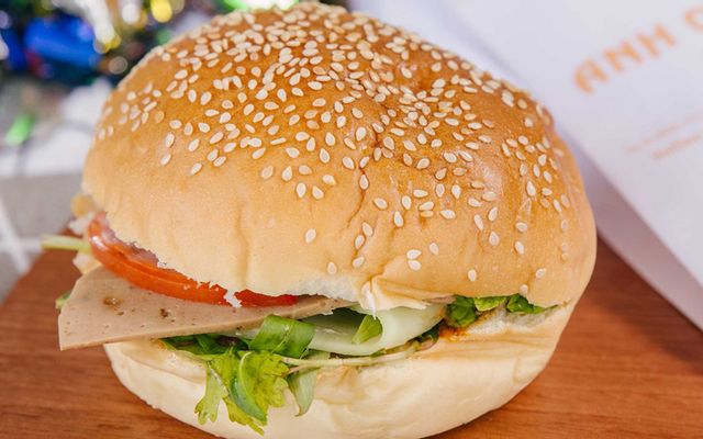 Bánh mì chả thịt