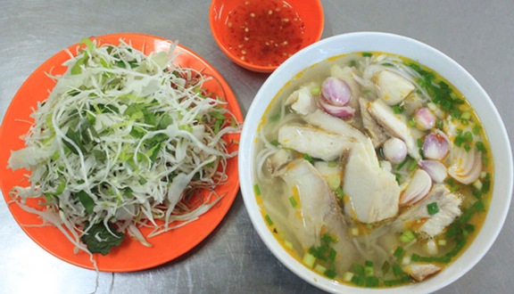 Alaska - Mì Quảng & Bún Chả Cá