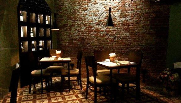 Tierra Wine Bar - Xóm Hạ Hồi