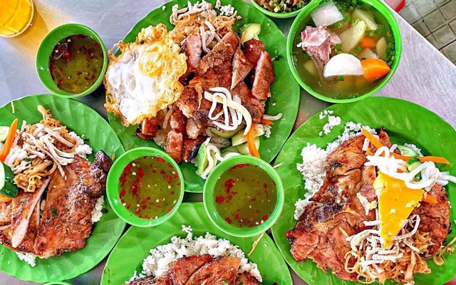 Cơm sườn bì chả