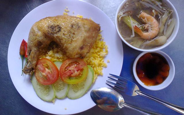 Cơm Gà Xối Mỡ - Lê Văn Lương