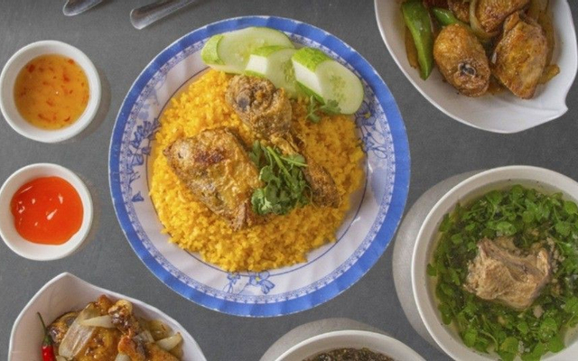 Cơm Gà Xối Mỡ & Gà Chiên Nước Mắm