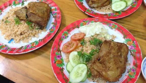 Cơm Gà Xối Mỡ - Đường Số 52