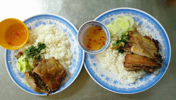 Cơm Gà Nướng Vị Thái Lan & Cơm Bình Dân