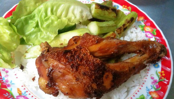 Cơm Gà Nướng Than - Cách Mạng Tháng 8