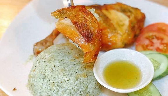 Cơm Gà Lá É - Chị Tư