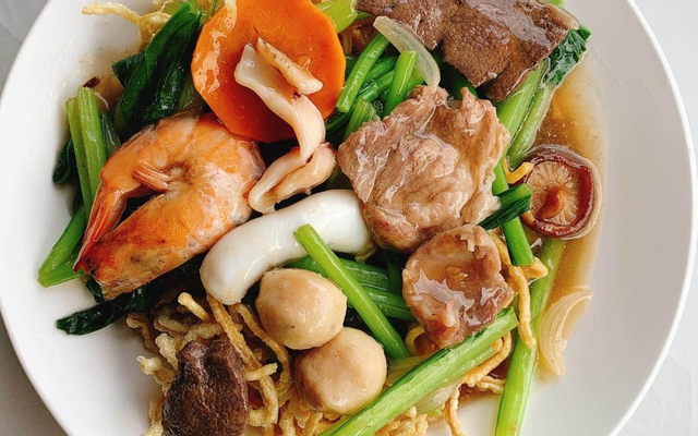Cơm Chiên Dương Châu & Mì Xào Giòn 206
