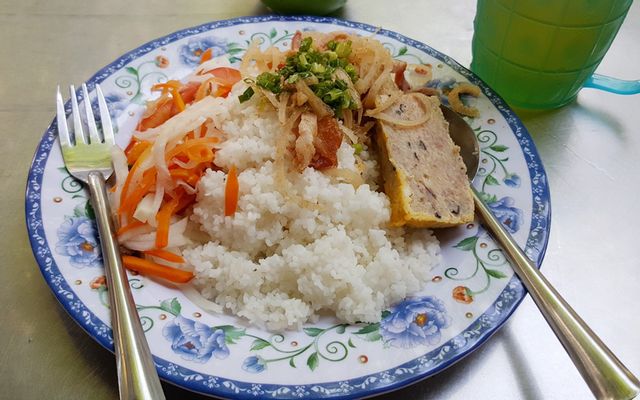 Cơm Chị Loan
