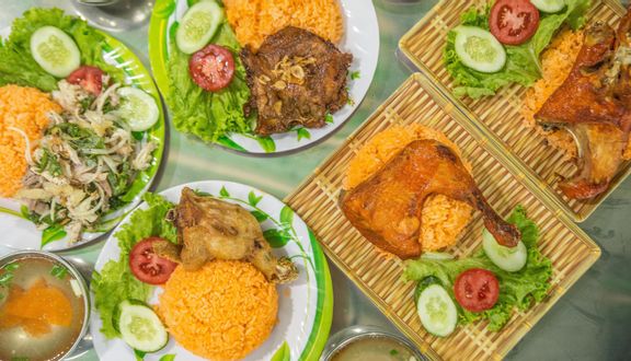 Combo: Cơm gà xé + Cơm gà quay ức