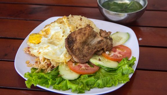 Cơm sườn tứ quý