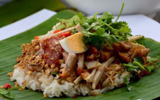 Cô Tuyết - Xôi Mặn, Xôi Gà & Nem Thập Cẩm