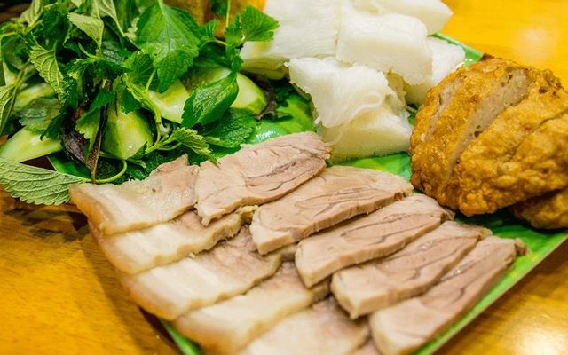 Bún đậu chả giò