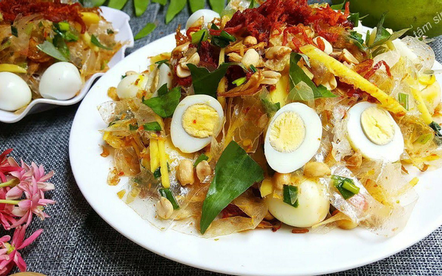 Cô Thư - Bánh Tráng Trộn - Xóm Chiếu