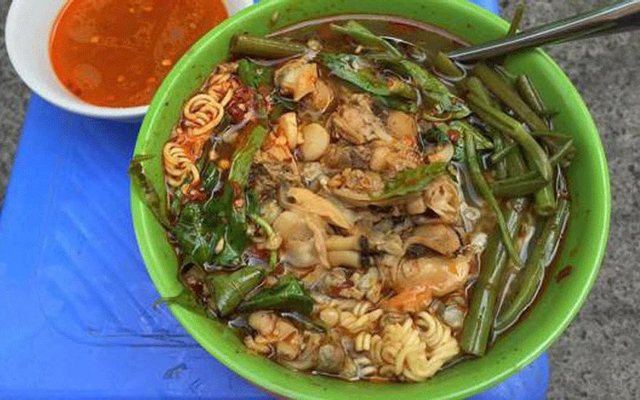 Cô Quý - Mì Ốc Hến