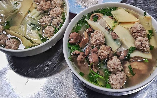 Cô Nhung - Bún Mọc Sườn Gia Truyền