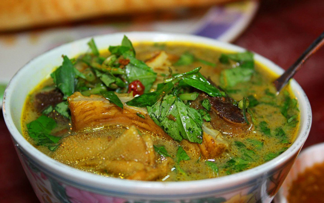 Cô Nga - Phá Lấu & Bò Kho