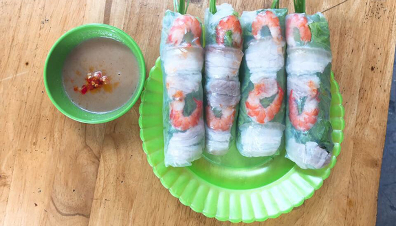 Cô Mai - Gỏi Cuốn & Gỏi Đu Đủ - Cô Giang